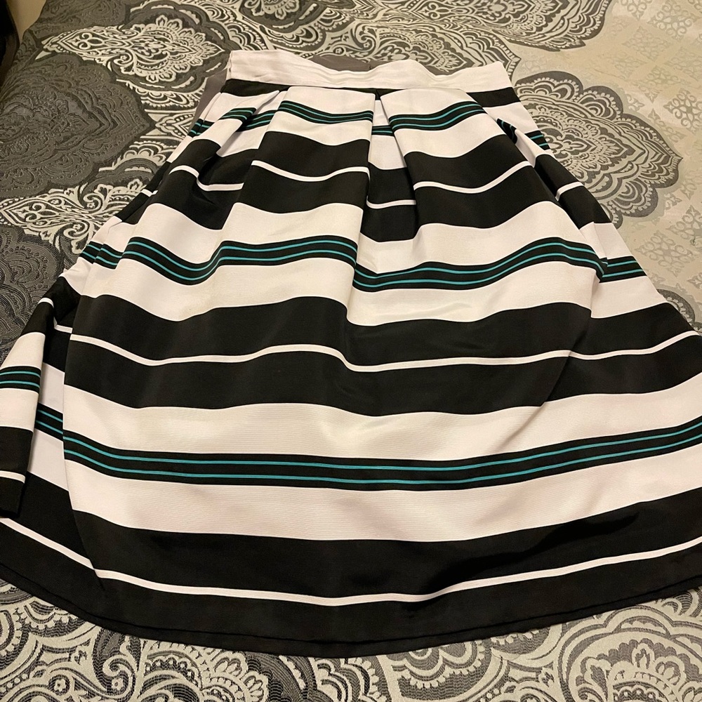 New York and company white and blue stripped dress